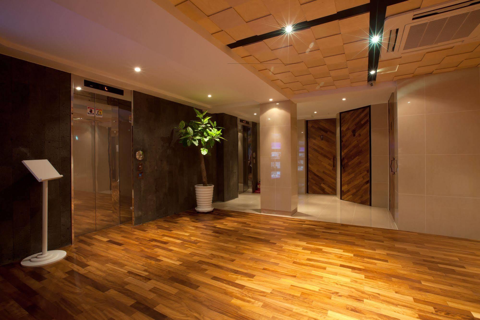 Mate Hotel Seoul Gimpo Экстерьер фото