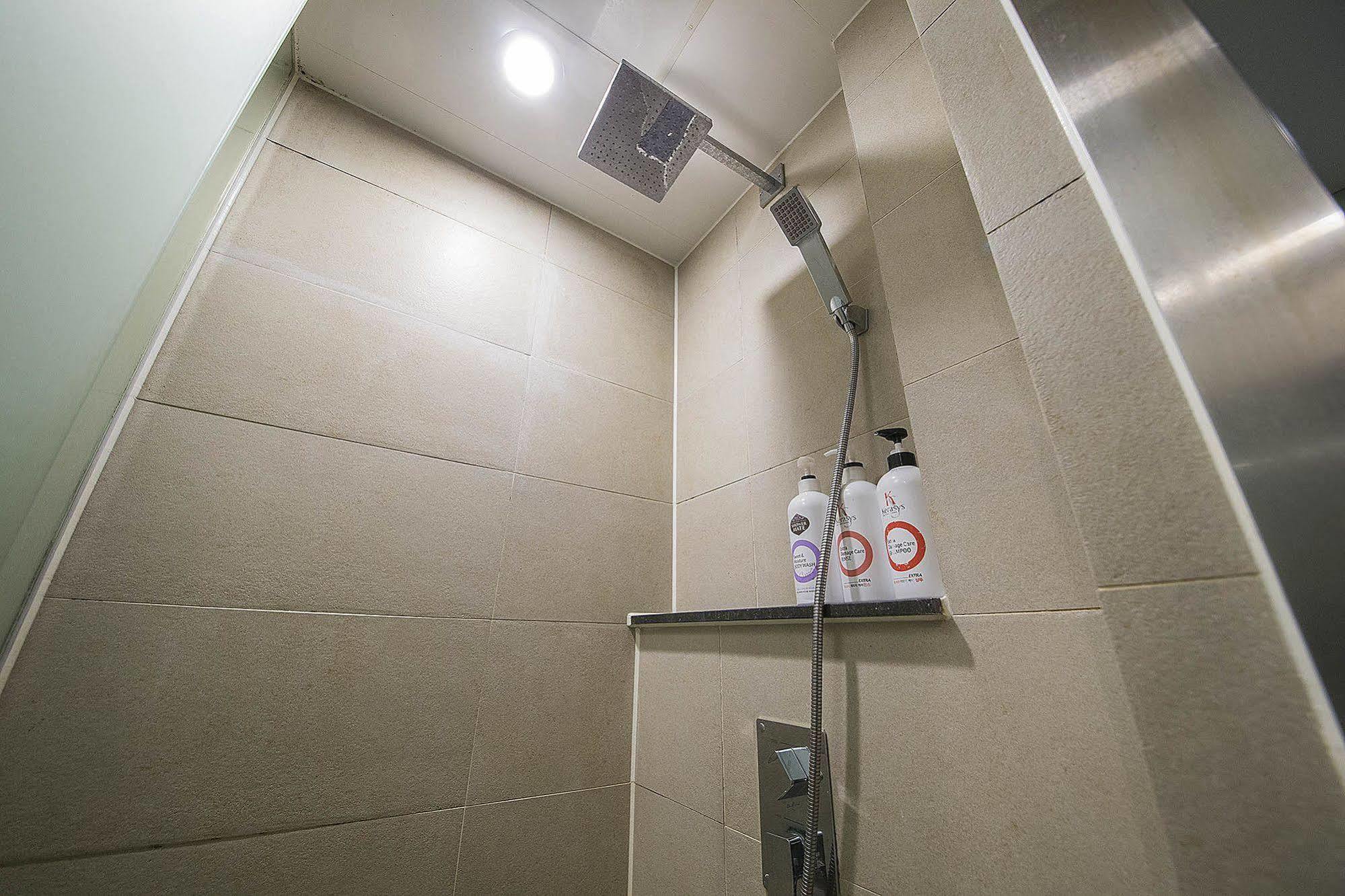 Mate Hotel Seoul Gimpo Экстерьер фото