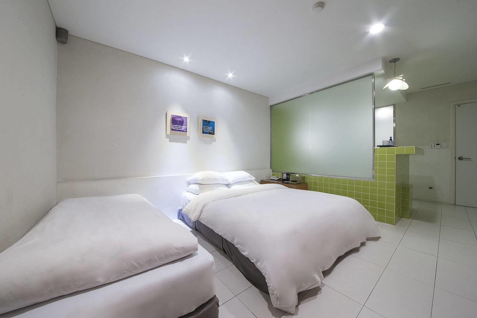 Mate Hotel Seoul Gimpo Экстерьер фото